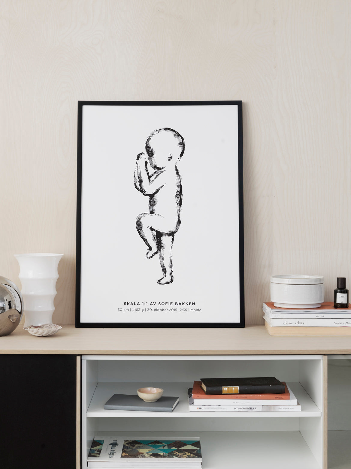 Tidløs skandinavisk fødselsplakat for stilbevisste foreldre